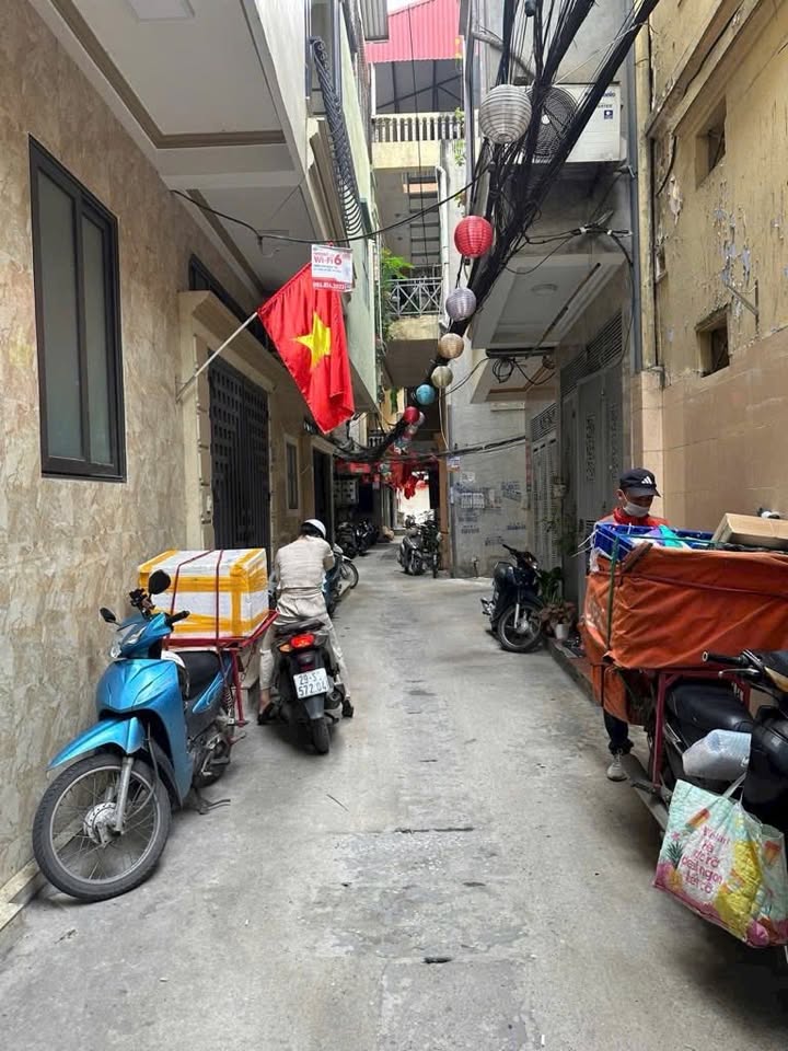 Nhà phố Nghĩa Dũng, Ba Đình 33m² giá 7 tỷ - Sẵn sàng ở ngay với nội thất đầy đủ!