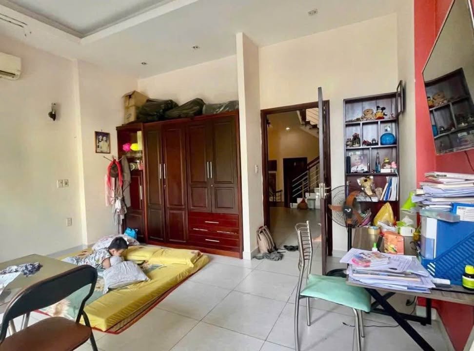 Nhà 4 tầng mặt tiền đường 30/4, quận Hải Châu, Đà Nẵng - Giá chỉ 8.9 tỷ, sổ đỏ chính chủ!