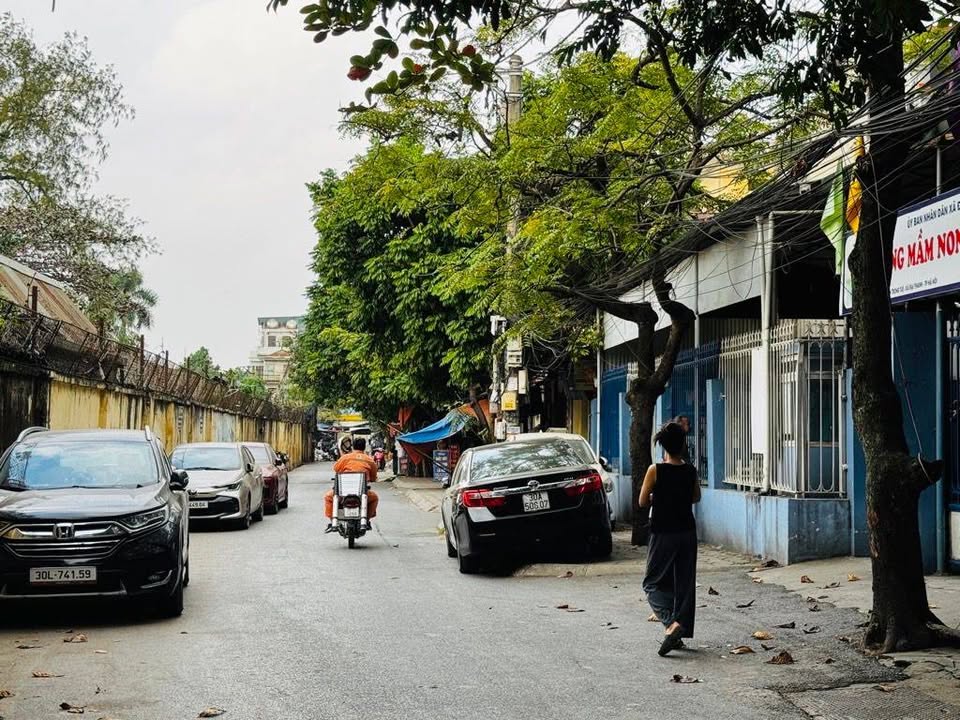 Nhà lô góc Phân lô tập thể Pin, Thanh Trì 58m² giá 14 tỷ - Kinh doanh tuyệt vời!