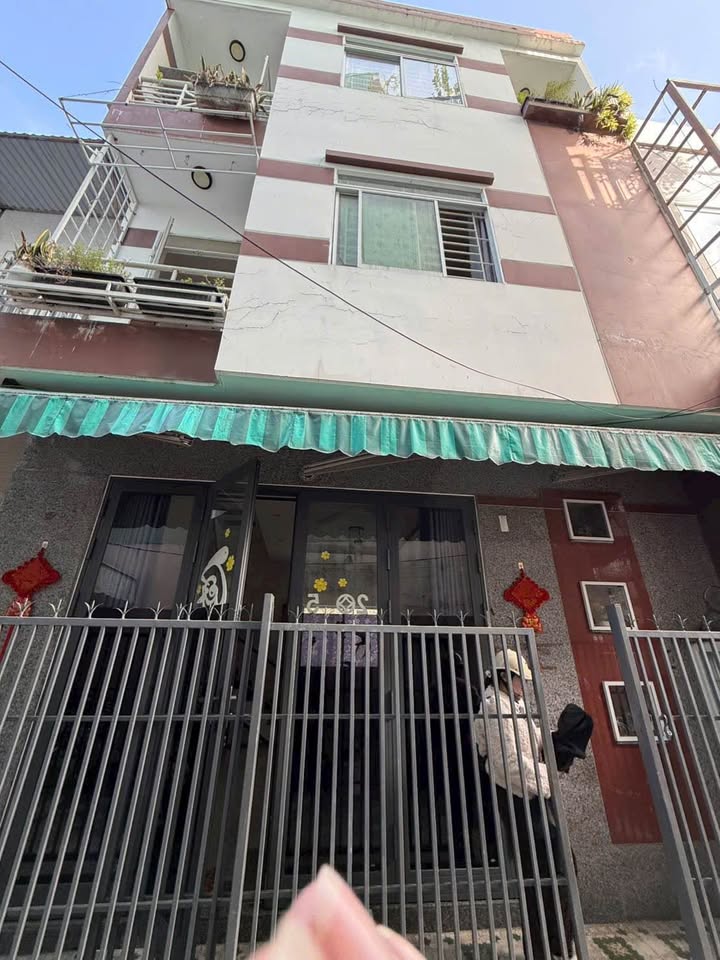 Nhà 3 tầng kiệt ô tô Ba Đình 40m² giá 5 tỷ - Sẵn sàng vào ở!