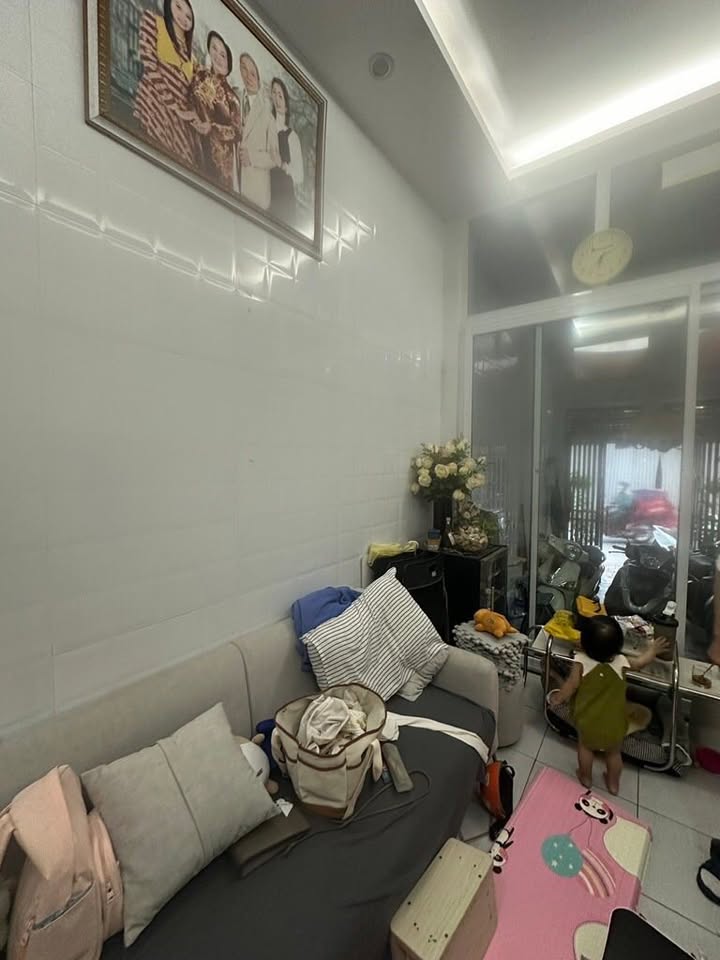 Nhà lô góc Gia Quất Long Biên 37m² giá 12.2 tỷ - Mặt ngõ kinh doanh, ô tô tránh!