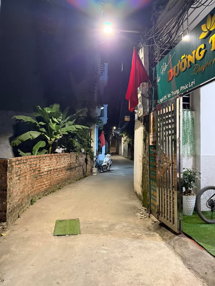 Đất nền Phúc Lợi Long Biên 46.7m² giá 7 tỷ - Mặt tiền 4.3m, ngõ thông rộng rãi!