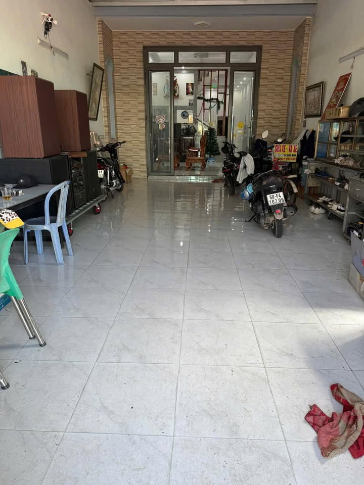 Nhà 1 trệt 1 lầu tại khu tái định cư Bình Minh - Diện tích 135m² giá chỉ 3.3 tỷ!