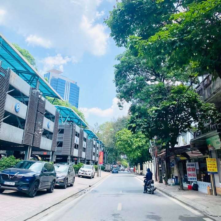 Nhà 6 tầng Ngọc Khánh 38m² giá 19.999 tỷ - Sổ hồng chính chủ, thang máy hiện đại!