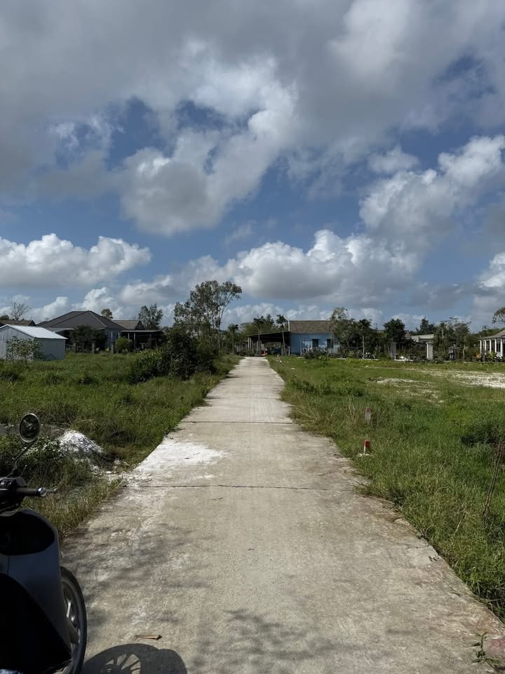 Đất Vinh Thanh - 135m² giá 500 triệu - Sổ hồng chính chủ, vị trí đắc địa!