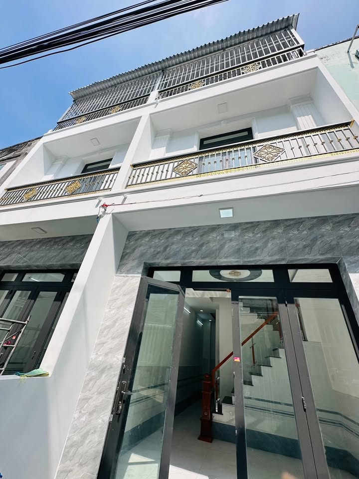 Nhà 3PN Bình Chánh 36m² giá 1.99 tỷ - Sẵn sàng vào ở ngay!