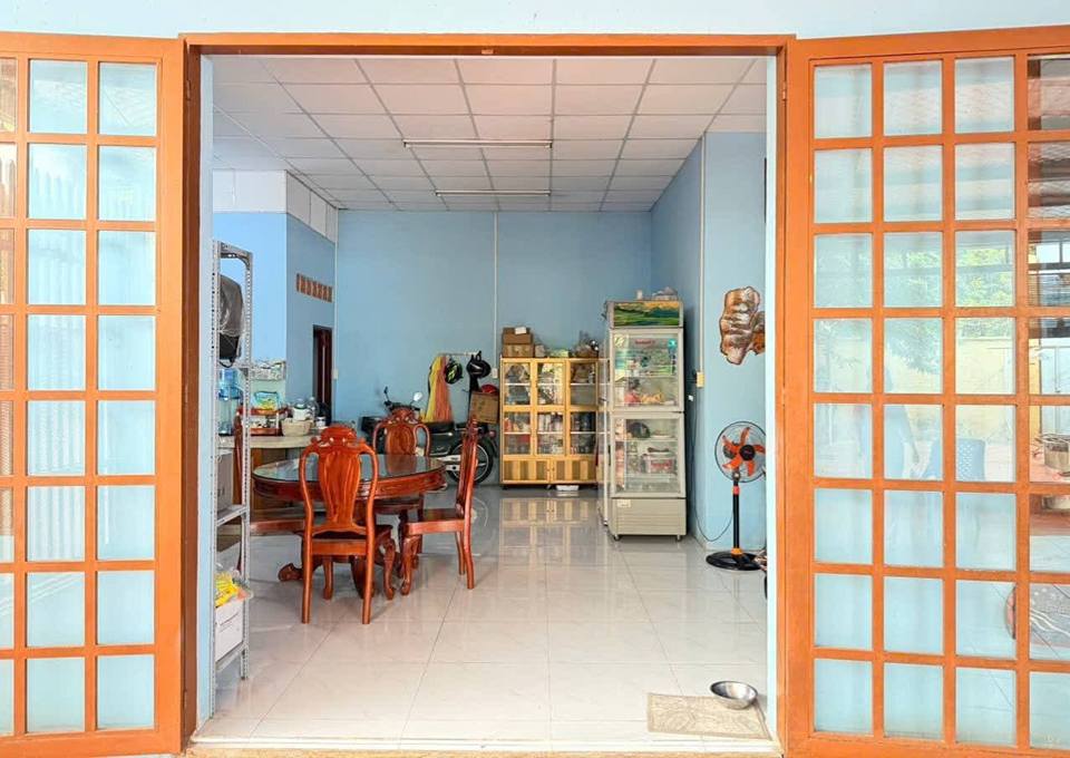 Nhà góc đẹp KDC An Thạnh 149m² giá 5.5 tỷ - Sân ô tô, gần chợ và trường học!