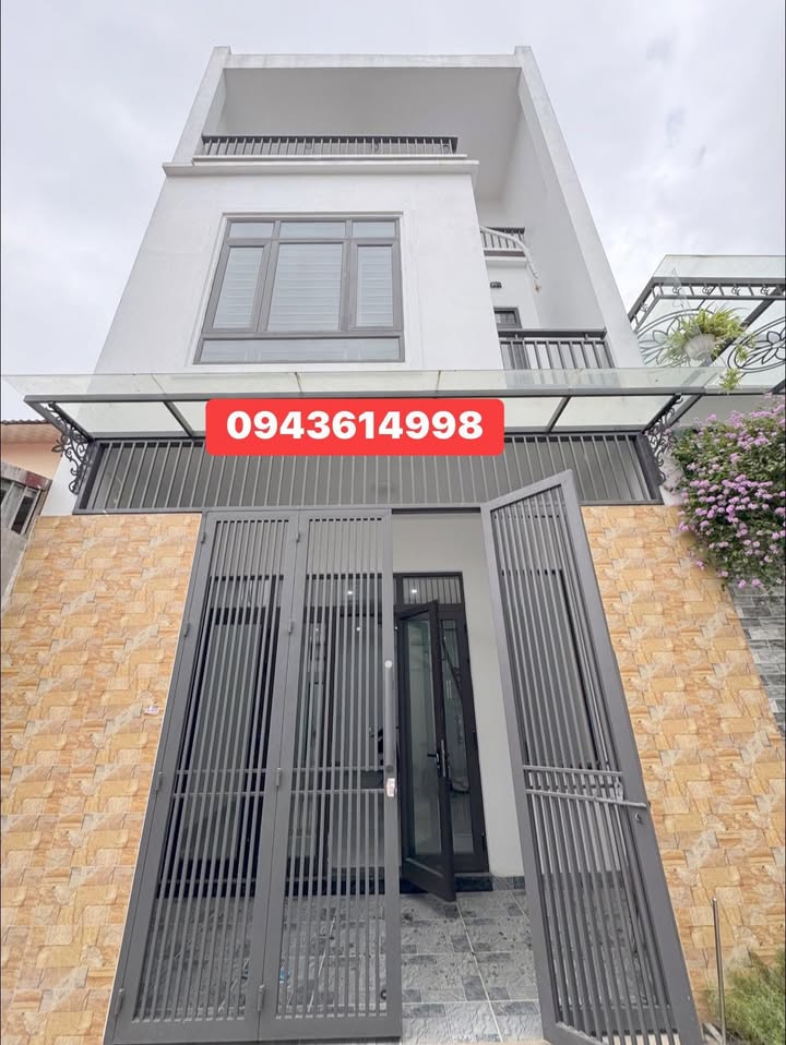 Nhà 3 tầng phường Đông Kinh 68m² giá 2 tỷ - Đỗ xe ngay cửa!