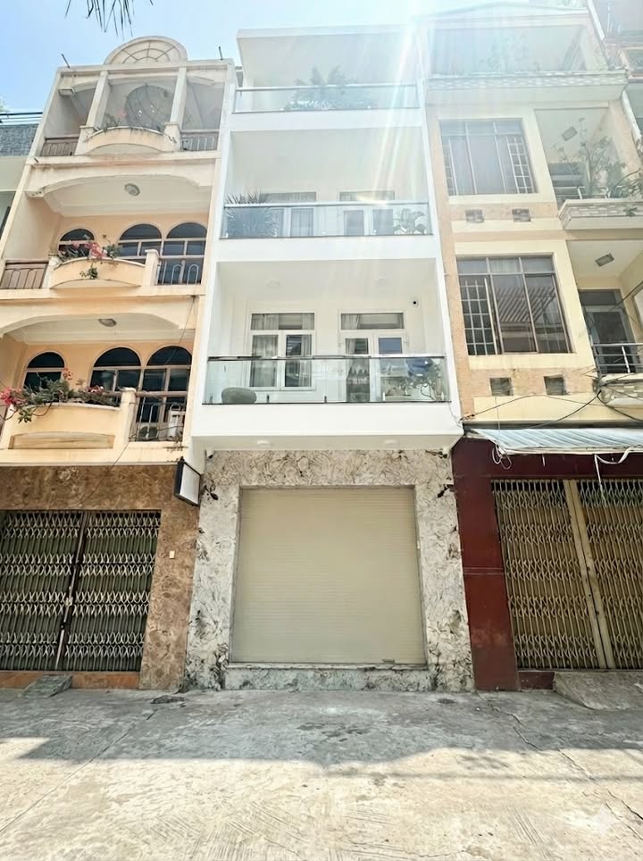 Cho thuê nhà mặt tiền Nguyễn Hồng Đào, Tân Bình 80m² giá chỉ 20 triệu/tháng - Diện tích lớn, vị trí đắc địa!