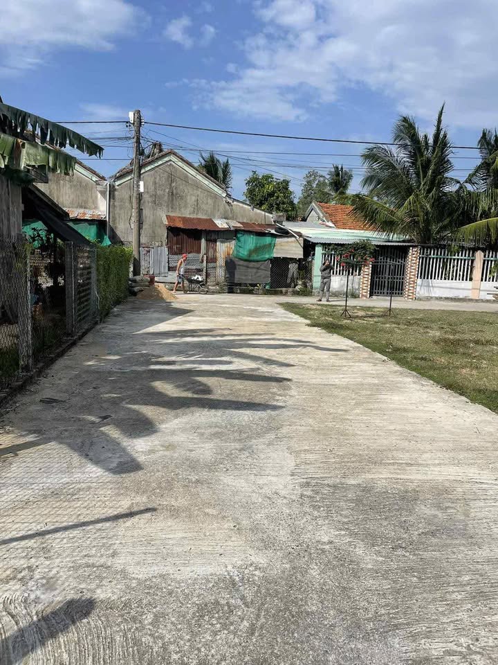 Đất An Chấn Tuy An 100m² giá 600 triệu - Sổ đỏ chính chủ, oto vào tận nơi!