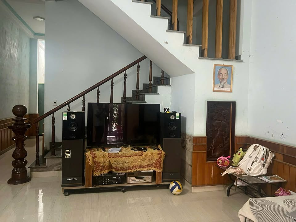 Nhà 2 tầng mặt tiền đường Hòa Liên 4, Đà Nẵng, 140m² giá 3.6 tỷ - Cơ hội sở hữu ngay!