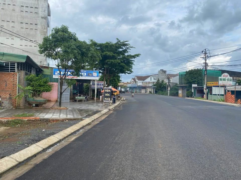 Nhà cấp 4 mặt tiền Nguyễn Thị Định, Buôn Ma Thuột 175m² giá 3.5 tỷ - Kinh doanh sầm uất!