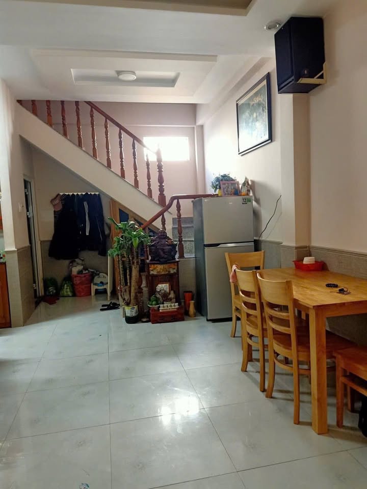 Nhà nguyên căn Đà Lạt 2PN 1WC giá 8 triệu - Vị trí trung tâm an ninh