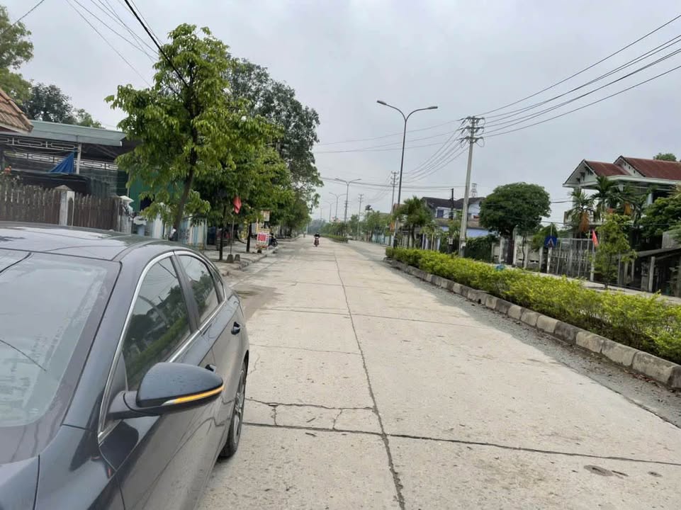 Đất nền mặt tiền đường Độc Lập, Hương Trà, 300m² - Giá chỉ 4.2 tỷ VND, cơ hội đầu tư tuyệt vời!