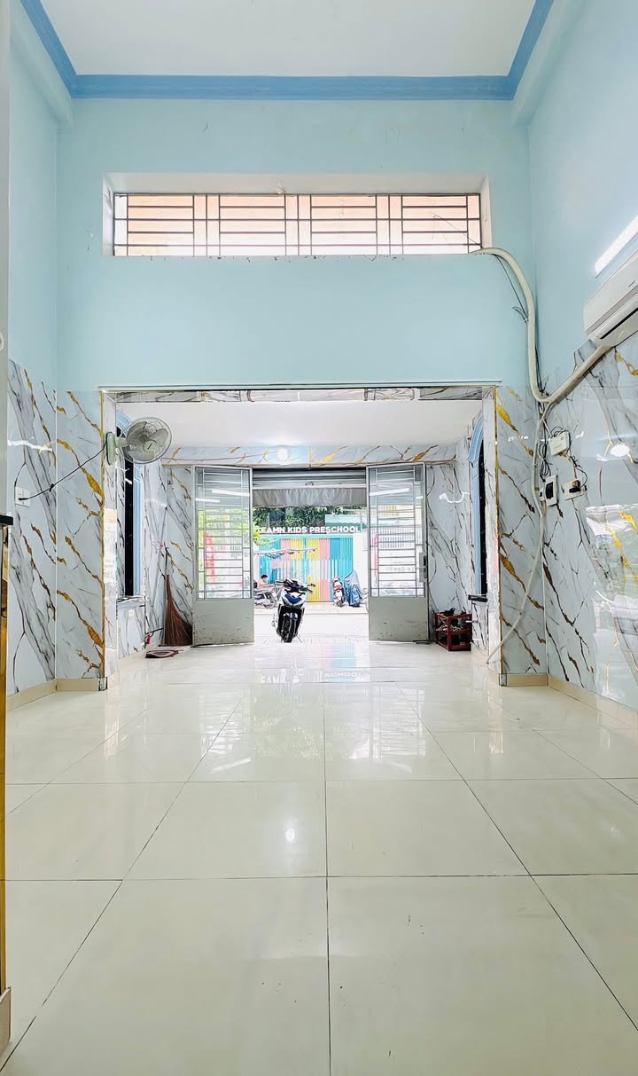 Mặt bằng cho thuê đường Lê Lư, quận Tân Phú, 33m² chỉ 5.5 triệu - Không gian lý tưởng cho kinh doanh!