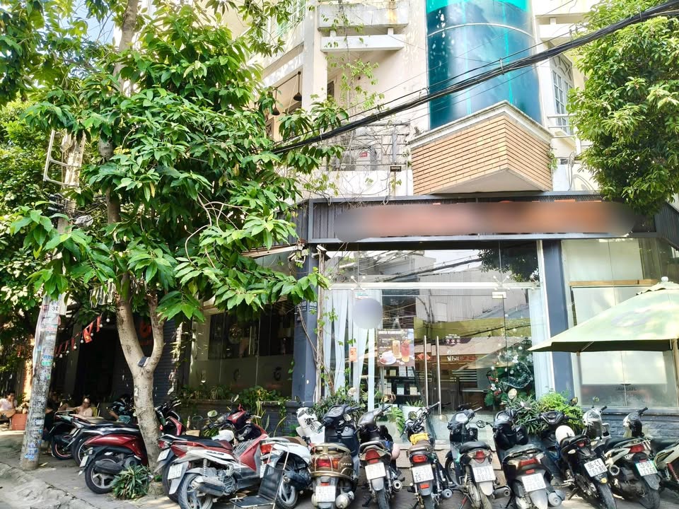 Mặt bằng kinh doanh góc 2 mặt tiền đường Nguyễn Gia Trí, Bình Thạnh 200m² - Vị trí đắc địa cho thuê ngay!