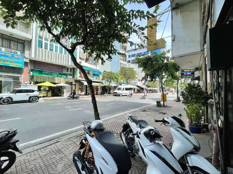 Mặt tiền kinh doanh Bạch Đằng, Tân Bình 40m² giá 10 triệu - Vị trí đắc địa cho mọi ngành nghề!