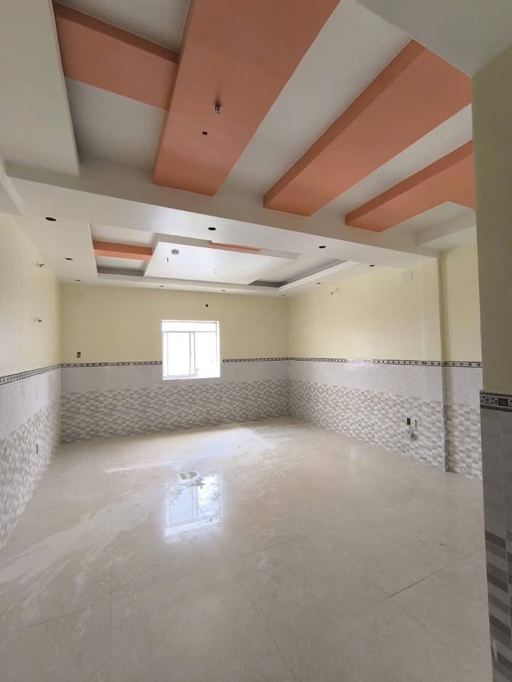 Cho thuê tòa nhà mặt tiền Lê Trọng Tấn, quận Bình Tân 150m² - Kinh doanh tự do, thang máy tiện lợi!