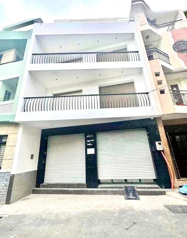 Nhà cho thuê mặt tiền đường Phan Xích Long, Phú Nhuận 135m² - Vị trí kinh doanh sầm uất!