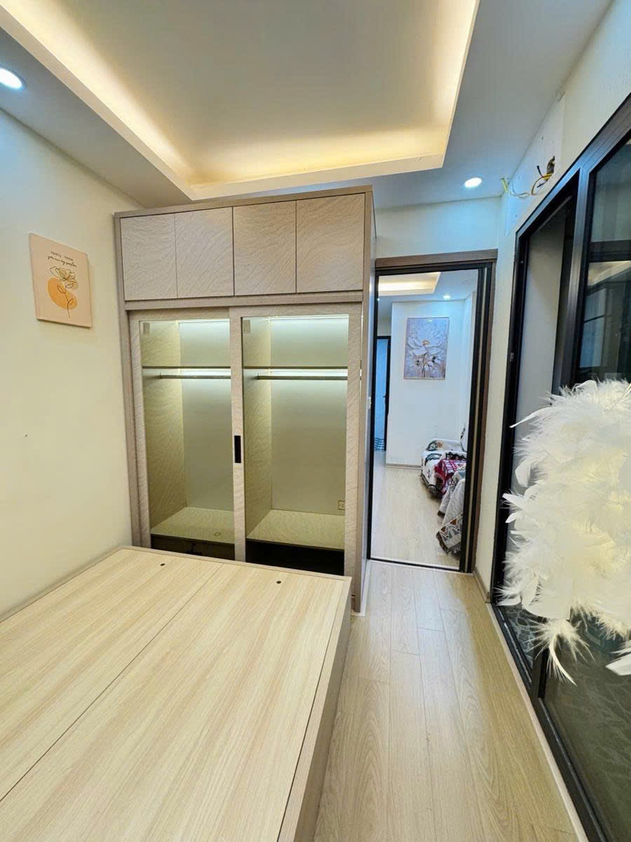 Căn hộ CT2A Hoàng Cầu 85m² giá 10.5 tỷ - Full nội thất cao cấp, 3 mặt thoáng!