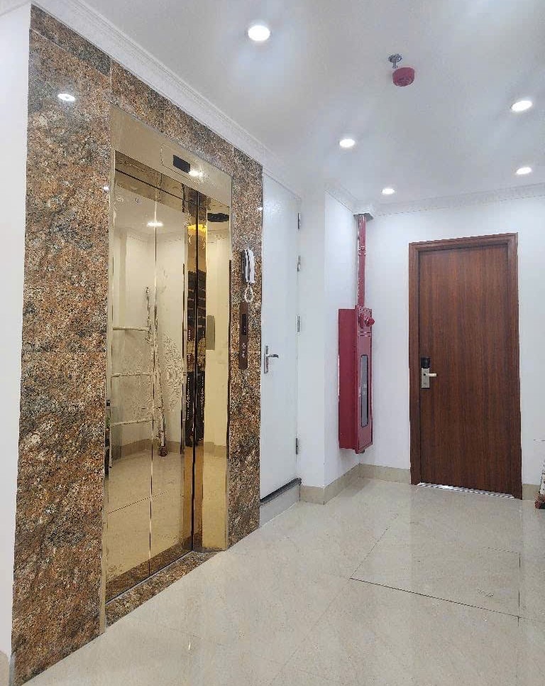 Nhà phố Cầu Giấy 40m² giá 12.8 tỷ - Đầu tư sinh lời vững chắc!