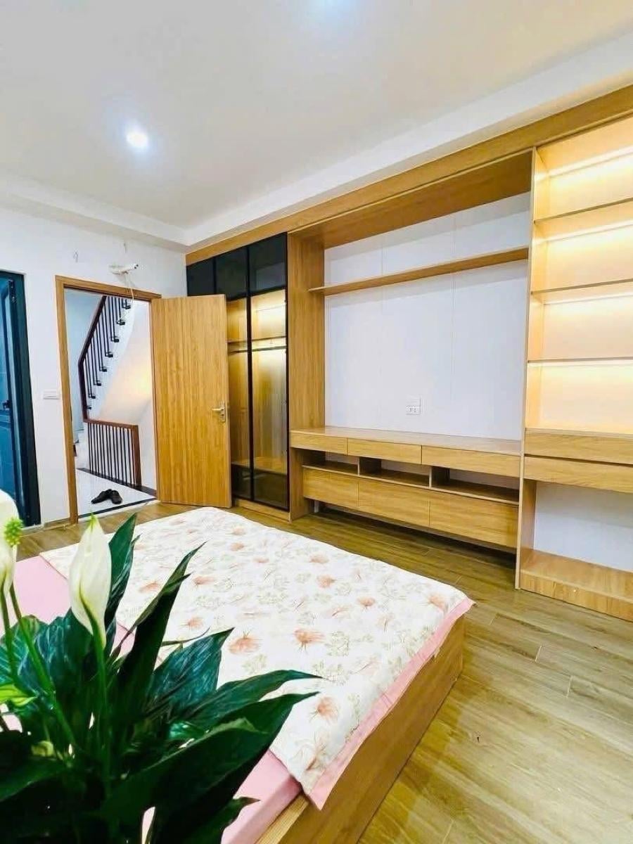 Nhà 6 tầng thang máy Phạm Văn Đồng 35m² giá 11.8 tỷ - Thiết kế hiện đại, nội thất sang trọng!