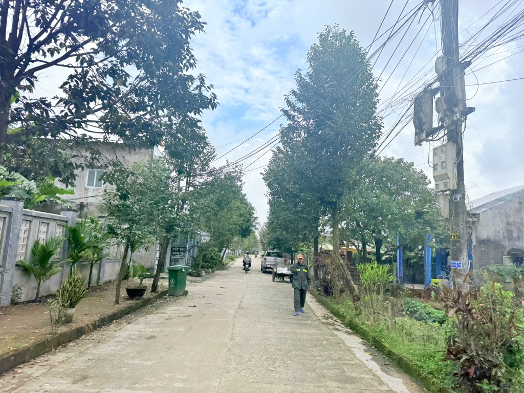 Lô đất ven Đà Nẵng 150m² giá 1.15 tỷ - Sổ đỏ chính chủ, gần chợ và trường học!