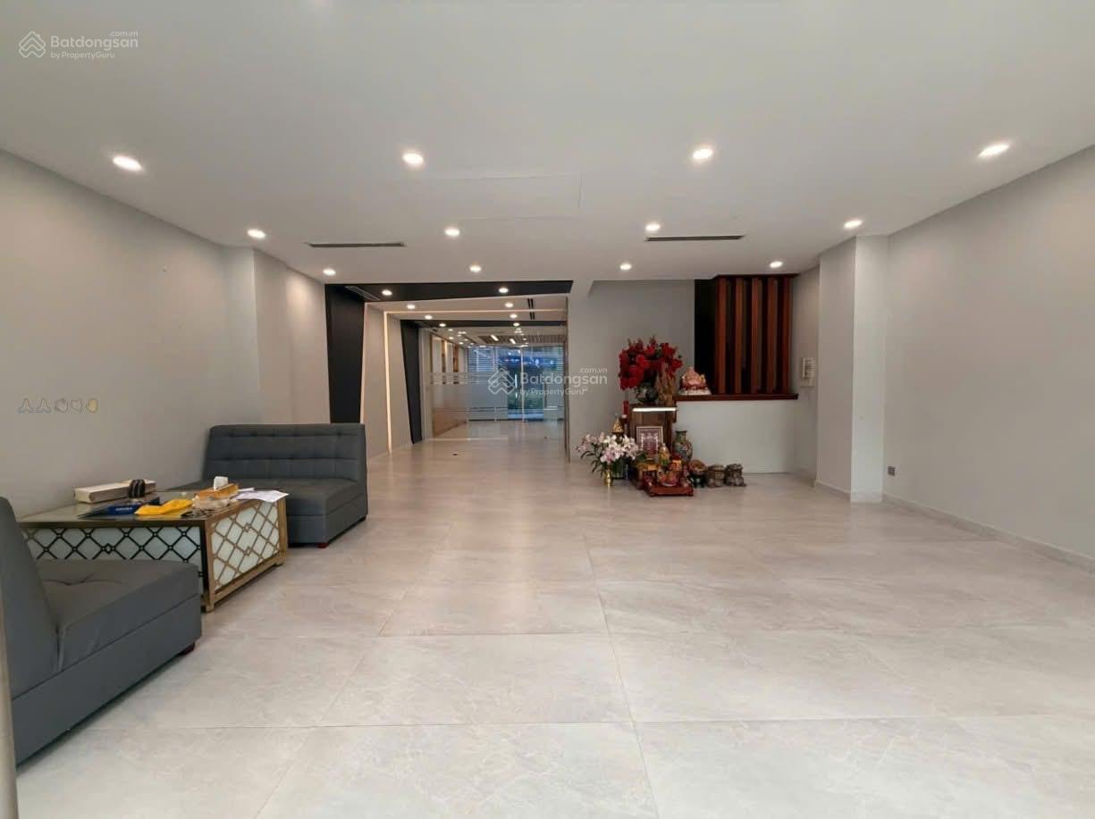 Nhà nguyên căn 14 Nguyễn Cơ Thạch, Quận 2, 700m² giá 210 triệu - Thích hợp kinh doanh hoặc ở ngay!