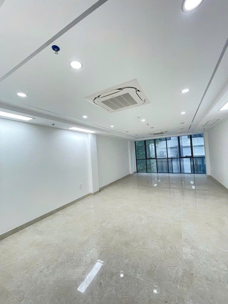 Nhà phố kinh doanh Phú Diễn 45m² giá 18 tỷ - Ô tô vào nhà, thang máy hiện đại!