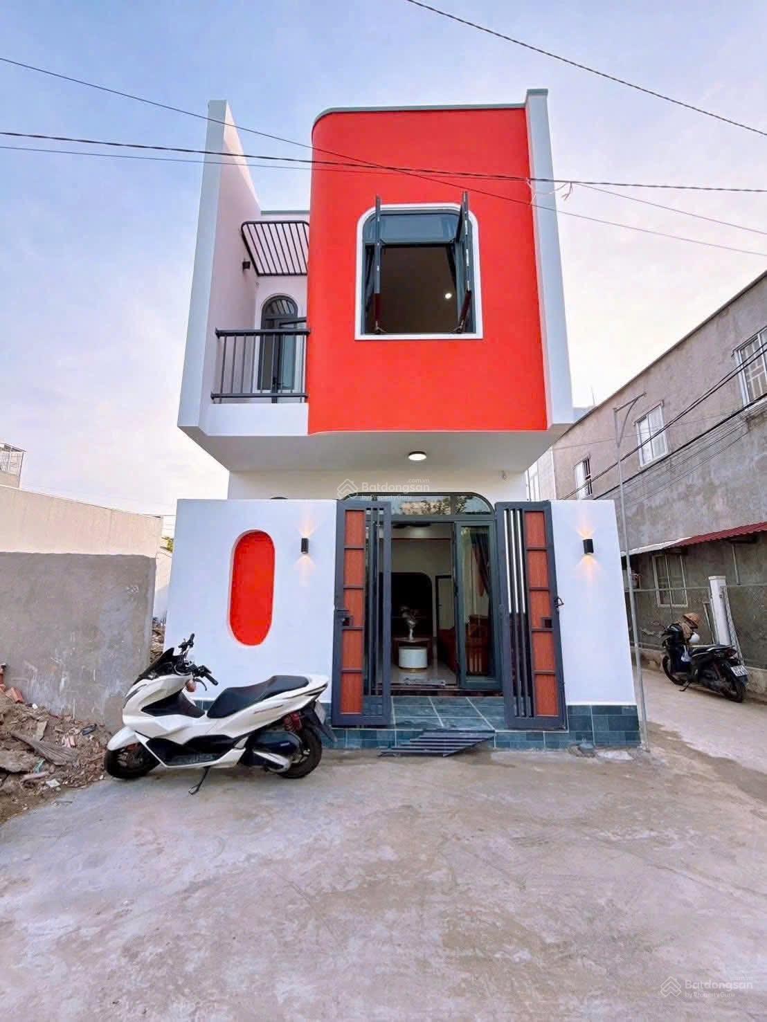 Nhà 800 triệu tại quận 8 - Bán gấp, sổ hồng riêng, gần bến xe