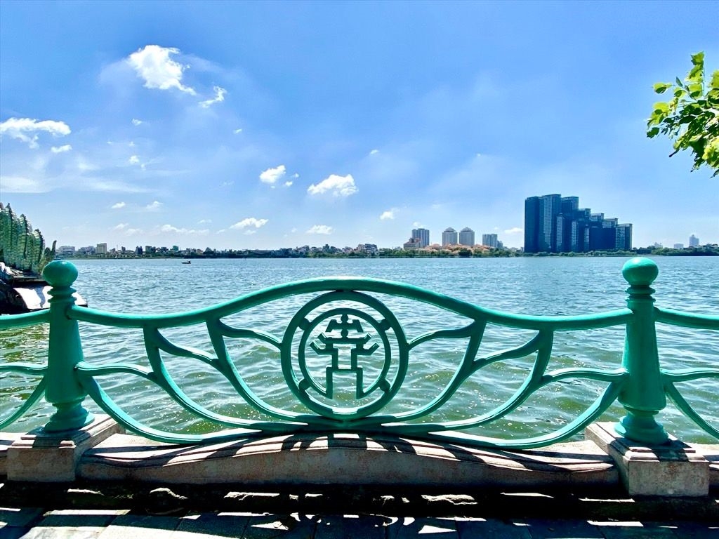 Bán nhà mặt hồ Tây phố Từ Hoa 395m² giá 338 tỷ - Dòng tiền ổn định!