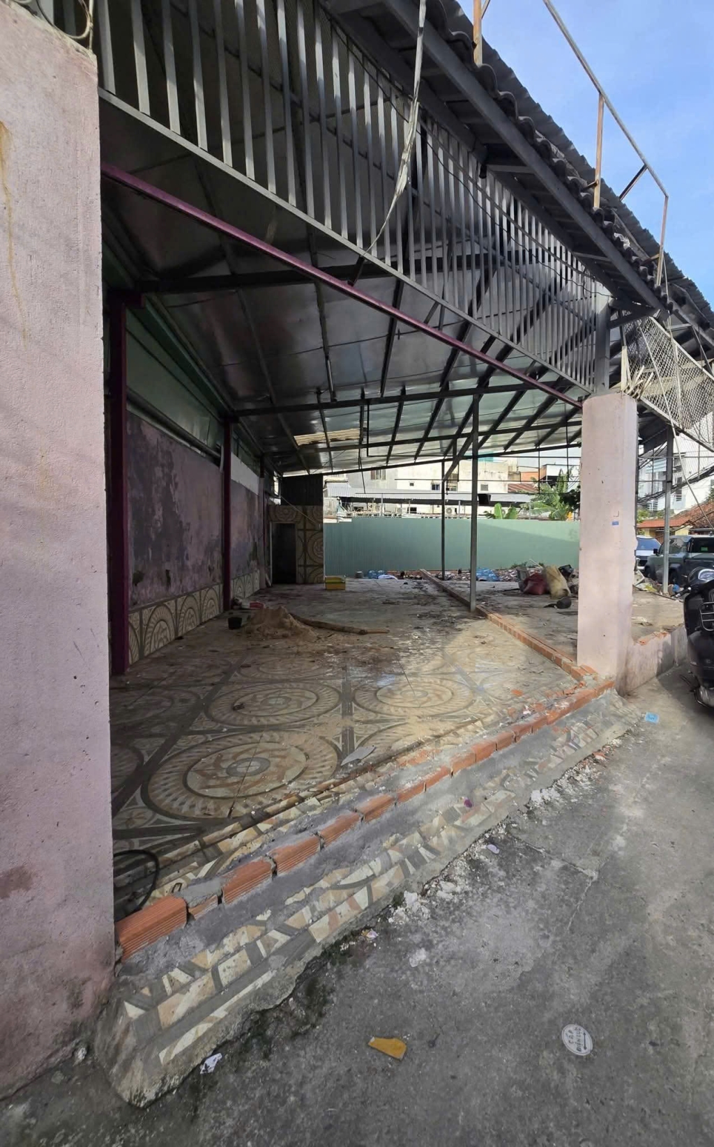 Nhà nát hẻm xe hơi Gò Cẩm Đệm, Tân Bình 70m² giá 6.88 tỷ - Cơ hội đầu tư tuyệt vời!