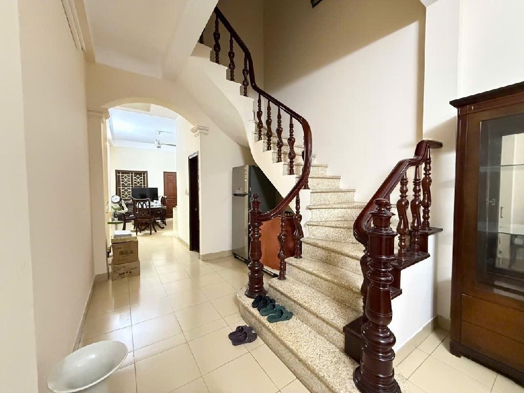 Nhà phố Kim Mã 69m² giá 14.2 tỷ - Nhà đẹp, thoáng mát, gần trung tâm!