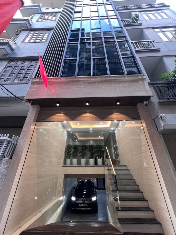 Toà nhà 9 tầng thang máy Nguyễn Khang, Cầu Giấy 76m² giá 35 tỷ - Kinh doanh sầm uất!