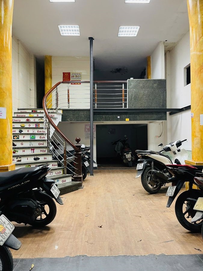 Nhà 8 Tầng Thang Máy Nguyễn Khang, Cầu Giấy 80m² Giá 31.8 Tỷ - Vị Trí Đắc Địa Kinh Doanh Tốt!