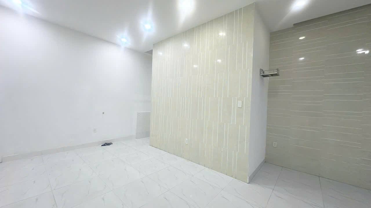 Nhà riêng Trường Lưu Q9 52.4m² giá 3.999 tỷ - Ô tô vào tận cửa!