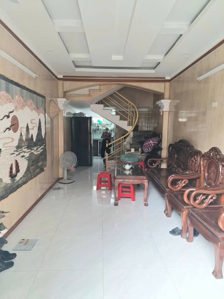 Nhà mặt đường Tôn Đức Thắng, An Dương 30m² giá 1,25 tỷ - Sẵn sàng vào ở!