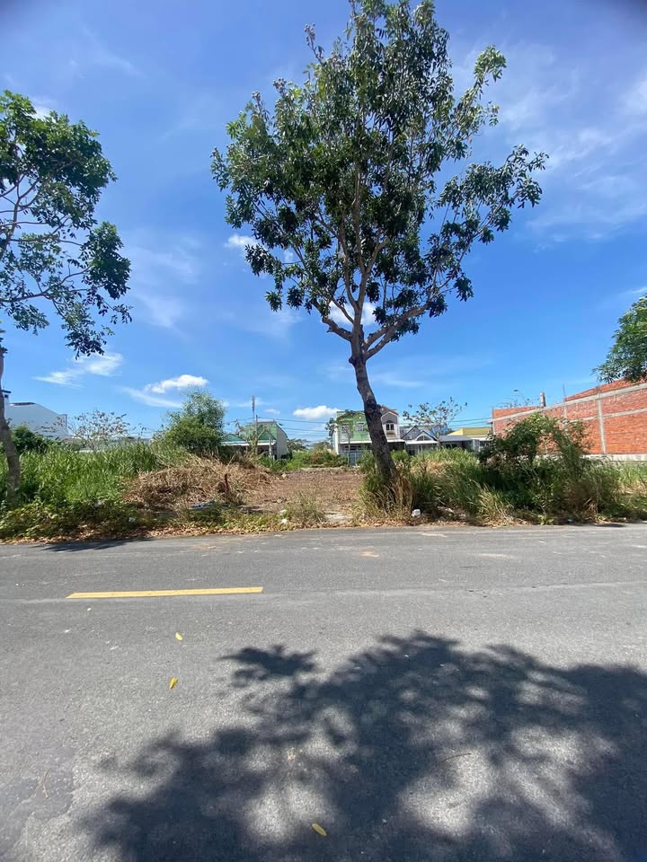 Đất nền 2 mặt tiền đường Huỳnh Thị Đê, Bạc Liêu 135m² giá 1.55 tỷ - Sổ đỏ chính chủ, thương lượng ngay!