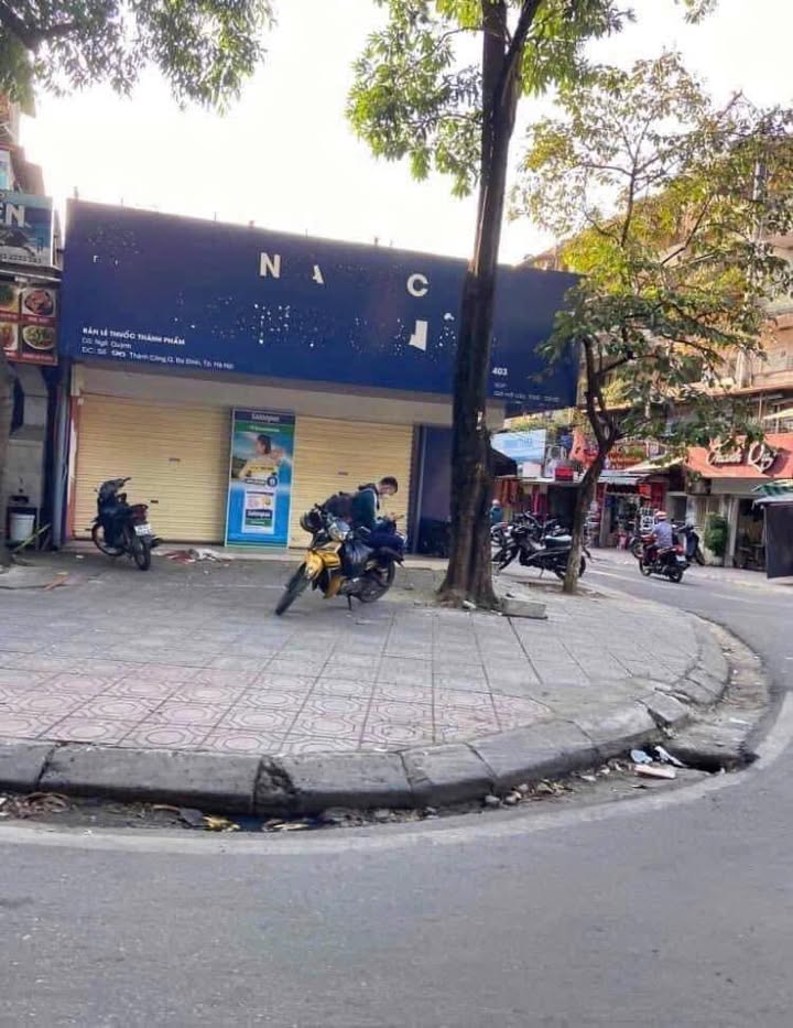 Cho thuê FrontHouse Đường Đội Cấn, Ba Đình 80m² - Phù hợp kinh doanh sầm uất!