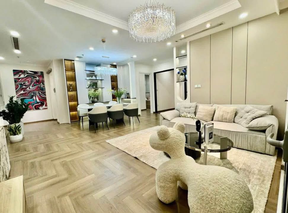 Căn hộ Park 7 Hoàng Mai 120m² giá thỏa thuận - View quảng trường tuyệt đẹp!