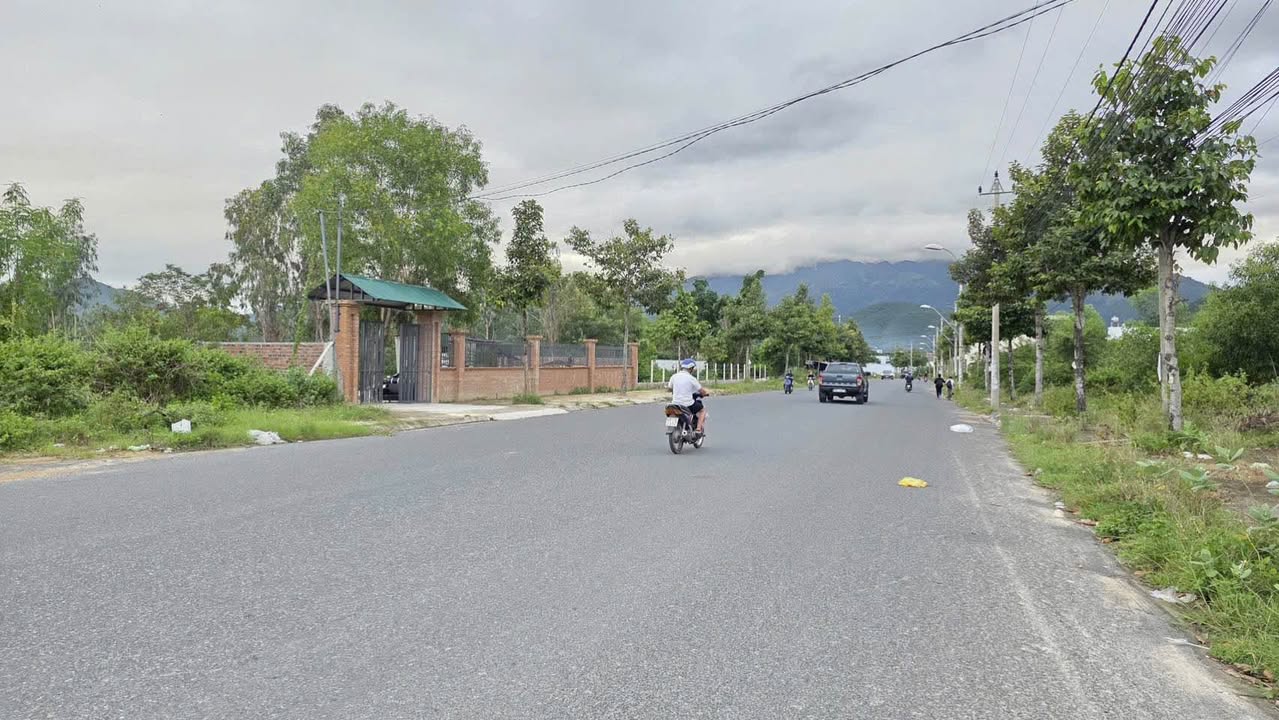 Bán đất mặt tiền đường Phong Châu, Nha Trang 75m² giá 5.1 tỷ - Hàng hiếm, kinh doanh thuận lợi!