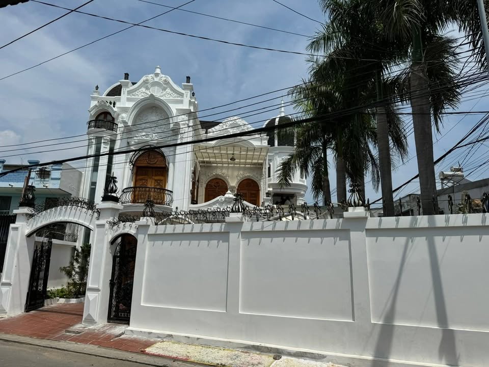 Biệt thự Tân Phước Dĩ An 244m² giá 10 tỷ - Thương lượng mạnh tay!