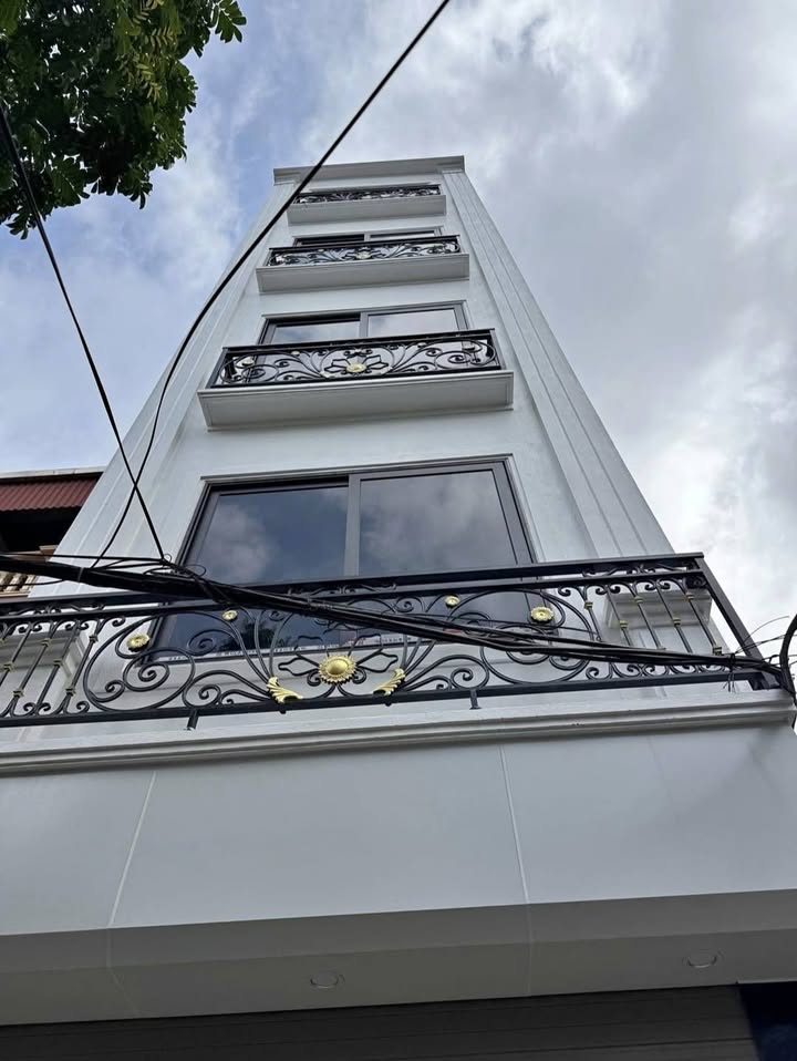 Nhà 5 tầng Đông Ngạc Bắc Từ Liêm 38m² giá 5 tỷ - Chính chủ, sổ đỏ rõ ràng!