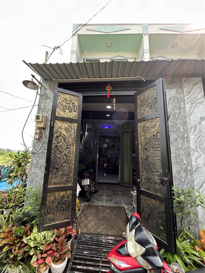 Nhà bán Vĩnh Lộc A, Bình Chánh 49m² giá 1.65 tỷ - Hẻm xe hơi, gần chợ Thới Hòa!