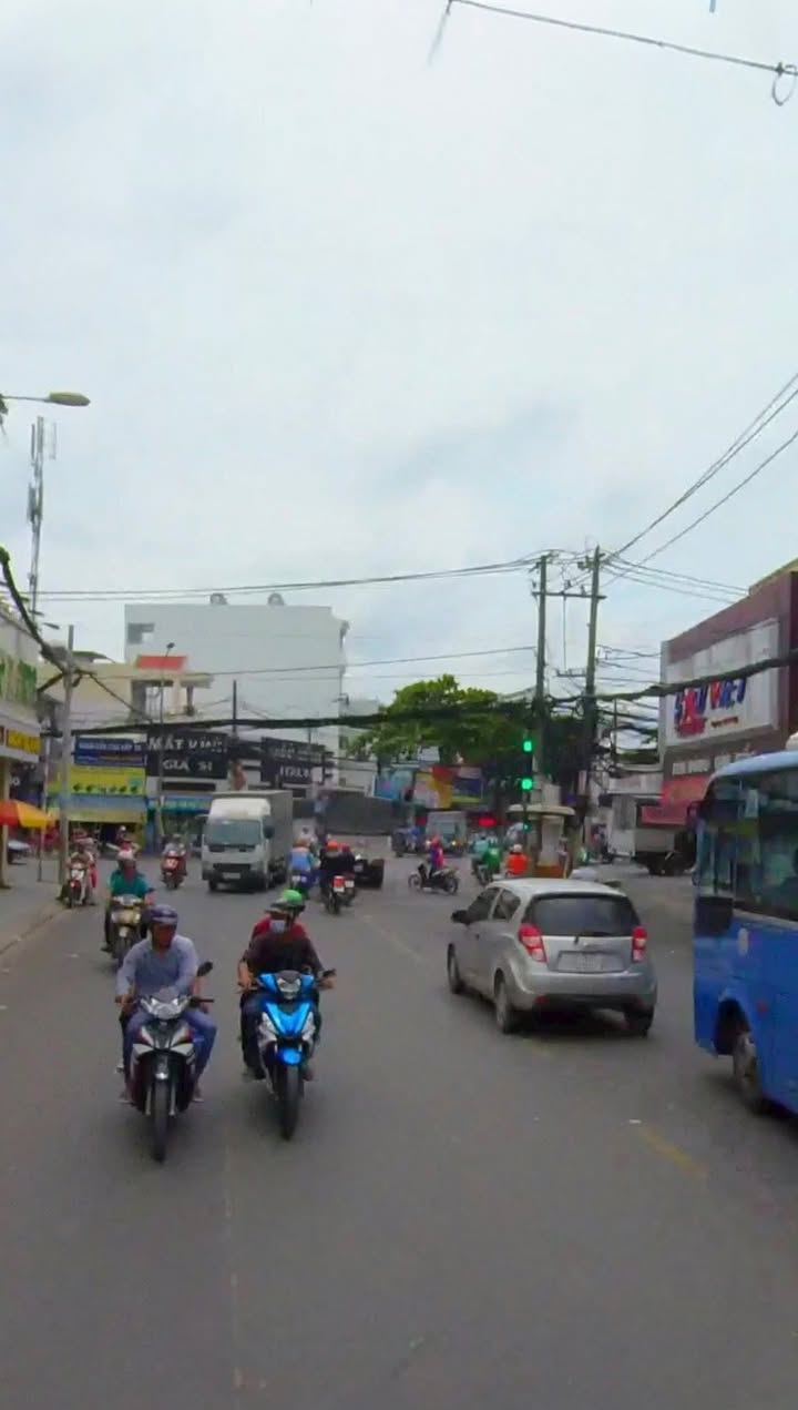 Nhà phố 5 tầng Phan Huy Ích 70m² giá 8.8 tỷ - Tiện lợi mọi hướng!