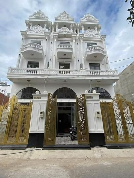 Nhà nguyên căn cho thuê tại Bình Tân 72m² - Mặt tiền đường 10m, kinh doanh thuận lợi!