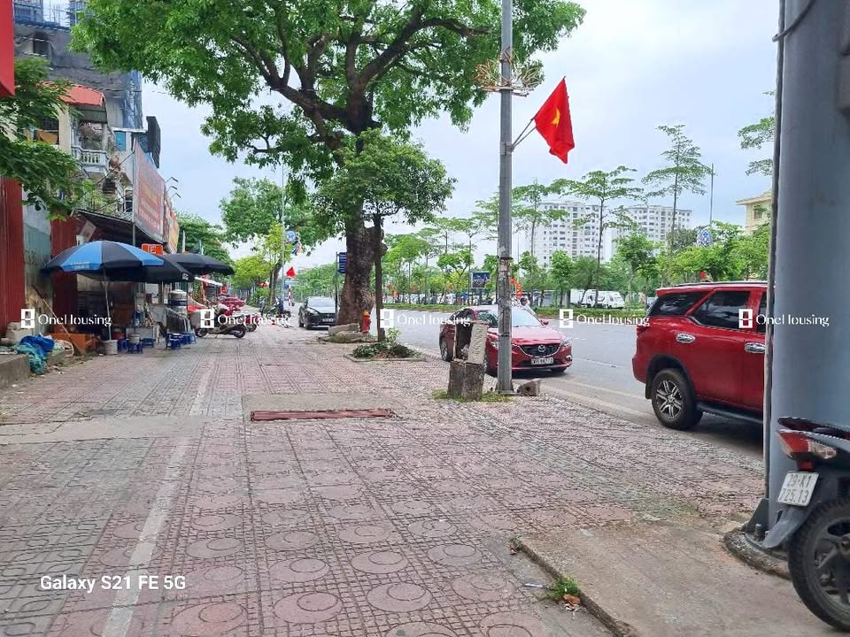 Bán nhà mặt phố Ngô Gia Tự Q. Long Biên 145m² giá 48 tỷ - Đầu tư sinh lời ổn định!