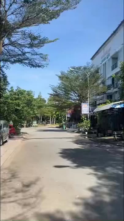 Nhà 3 tầng Bến Cát 110m² giá 4.5 tỷ - Gần phố đêm Mỹ Phước