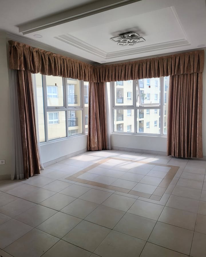 Chung cư Phúc Yên Tân Bình 133m² giá 5.9 tỷ - Căn góc 2 view thoáng mát!