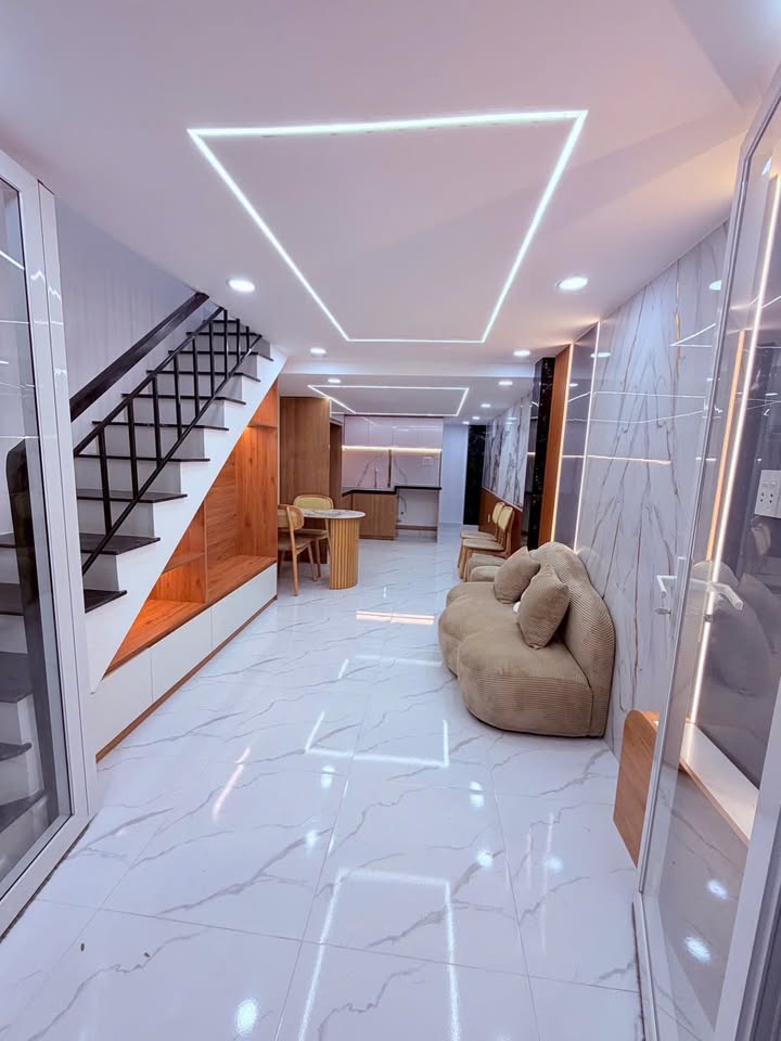 Nhà bán Thạnh Xuân, quận 12, 24m², giá 1.2 tỷ - Full nội thất, hẻm ô tô